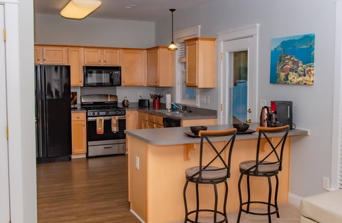 Huntersville House | Large 3 BR 2.5BA Lake Norman House in Birkdale Village,Close to Charlotte!