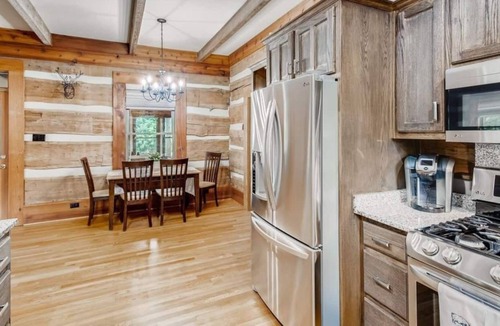 Terrell Cabin | Large, Lakefront Luxury Cabin on Lake Norman