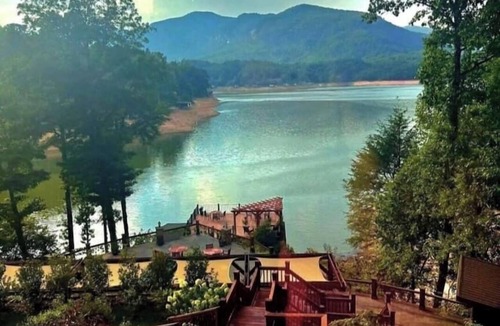 Lake Lure Cabin | Large log home in Lake Lure, HOT tub/Game room/pet