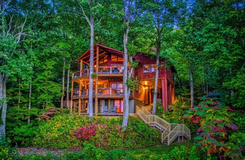 Smoky Mountains Cabin | Large Secluded Cabin w/Amazing Views, Firepit, Theater, Game RM, Outdoor Shower!