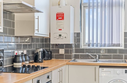 Vauxhall Apartment | Latimer Flat 4 - Spacious 2-Bed Apt - Sleeps 6