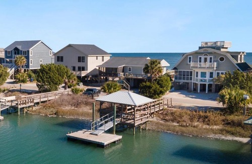 Pawleys Island House | Laughin Place home by Peace Vacations