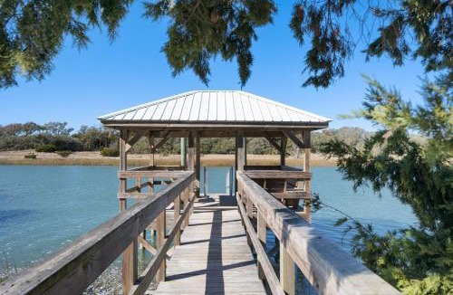 Pawleys Island House | Laughin Place home by Peace Vacations