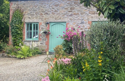 St. Neot Cottage | Lavender: Easy Access to both North & South Coast of Cornwall - Pet Friendly