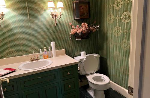 Goldsboro Apartment | Le Chateau