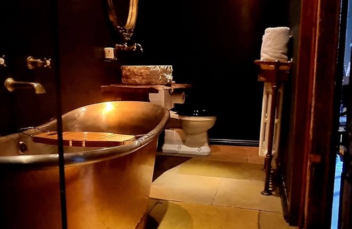 Otterburn Bed & Breakfast | Le Petit Chateau & William de Percy