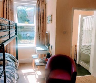 Boscombe Bed & Breakfast | Lea Hurst B & B
