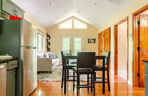 Marshall Cabin | Leaf Change Special Crows Nest Treehouse Near Asheville Pet Friendly