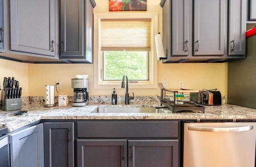 Marshall Cabin | Leaf Change Special The Aerie Treehouse Near Asheville - Pet Friendly