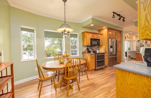 Wise House | Leisure Cove | Gorgeous Point Lot w/Fabulous Views | 3-night Min.