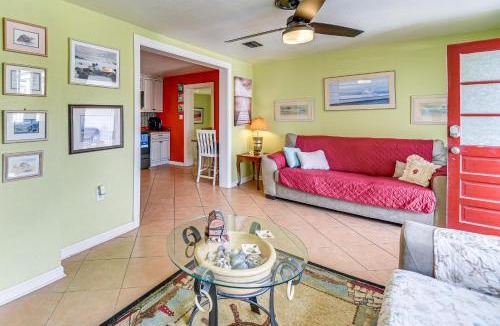 Colington House | Less Than half Mi to Beach Access and Pier OBX Getaway