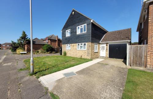Colchester House | Lexden Contractor Base- Modern 4 bed with Parking, WiFi & Quick Access to Sites- Catchpole Stays