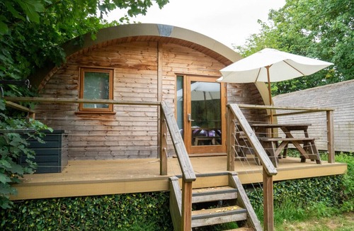 Newmarket Cabin | Lidgate Star Cabin 2 · Eco-friendly cabin next to 16th century pub