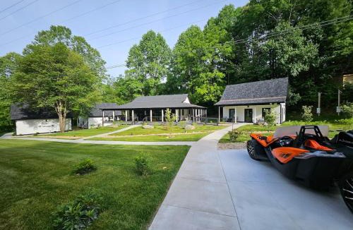 Brevard Villa | Life's Good Retreat