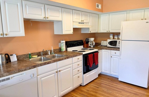 Ocracoke Condo | Lighthouse Villas 10: Centrally located condo in Ocracoke