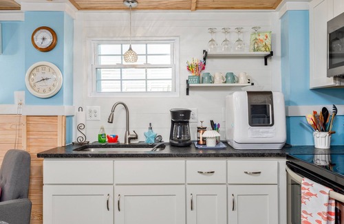 Topsail Beach House | Lil'TipSea (Downstairs)- Your Beach Getaway on Topsail Island, NC