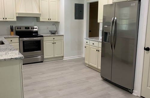 Wilmington House | Lincoln’s Landing - perfect location to enjoy all Wilmington has to offer!