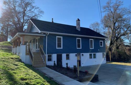 Lincolnton House | Lincolnton Rail Trail Downtown Family Home - Newly Renovated Walk to Main St and Splash Park