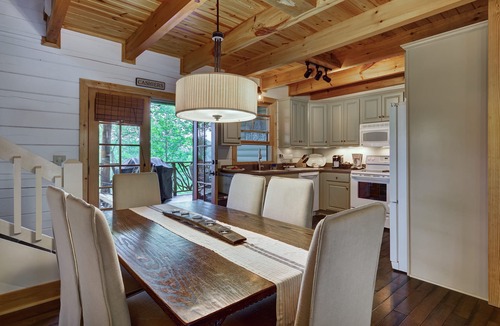 Cashiers House | Linger Longer Lodge - Trillium Home near Lake Glenville