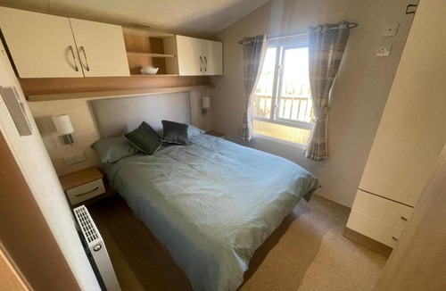 Cruden Bay Ski Chalet | Linnet Moselle 5