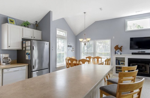 Ocean Sands House | Lion On The Sand: Oceanside 6-bedroom, Private Pool & Hot Tub