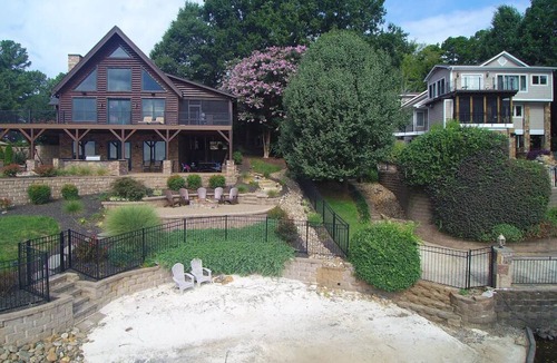 Lake Norman of Catawba Cabin | Little Bear Lodge at Lake Norman!