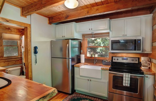 Sugar Grove Cabin | Little Cabin Near The River