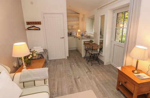 Cowbridge Cottage | Little Cloud