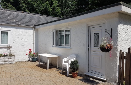Goonhavern Cottage | Little Croft - Spacious cottage in Woodland setting close to fantastic beaches
