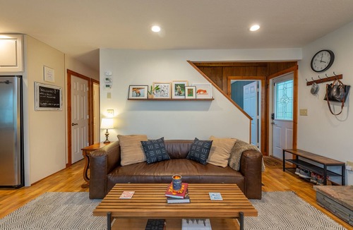 Wolf Laurel Cabin | Little Fox Cabin - Wolf Laurel, Hot tub, 4 bdm, 2 bath, cozy mountain escape!