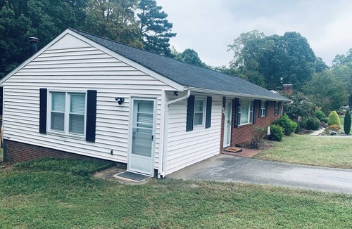 Kernersville House | Little Granny's House - 3 Bedroom, 1 Bath