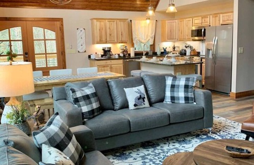 Deep Gap House | Little Hare Hideaway*Hot Tub*Pets OK*FP