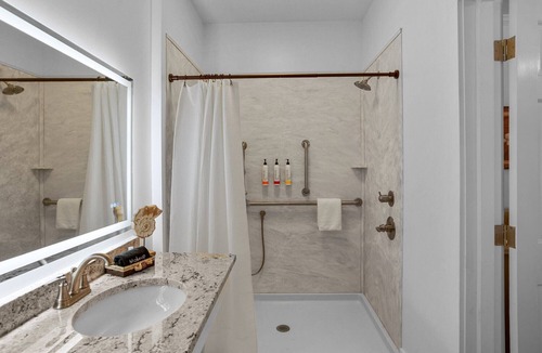 Washington Hotel | Little Inn on Main 214 West Main Street