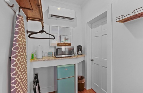 Washington Hotel | Little Inn on Main 214 West Main Street