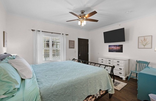 Washington Hotel | Little Inn on Main 214 West Main Street
