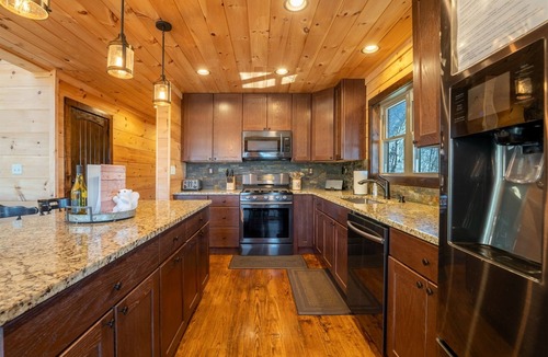 Pisgah Forest Cabin | Little Mountain Lodge | 3 Bed, 3 Bath