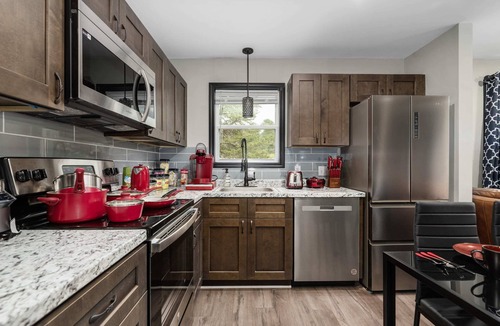 Sherrills Ford House | "Little Mountain Cottage" Near EPIC Mountain Creek Park w/Biking & Lake Norman