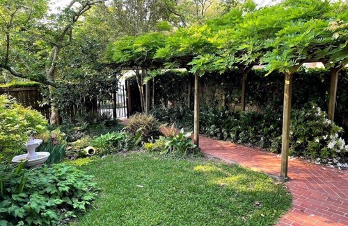 New Bern House | Little piece of heaven in your own back yard!