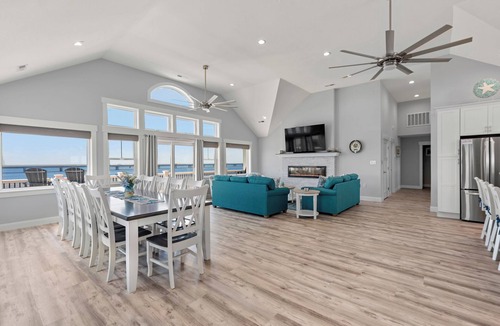 Rodanthe House | Livin' The Dream: Soundfront | Pool | Hot Tub