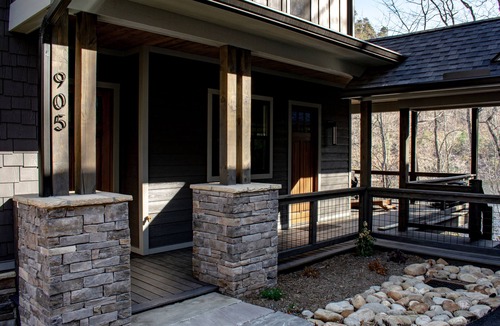 Tuckasegee House | Located on Bear Lake in Tuckasegee, NC. A scenic getaway for your family event!