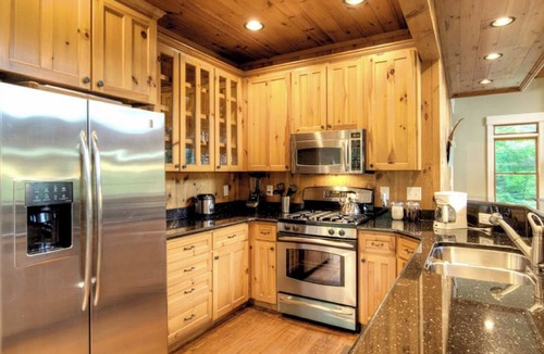 Lake Toxaway House | Located to Mountain Amenities, but Tucked Away for Relaxation.