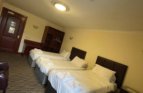 Dumbarton Hotel | Lochway Hotel
