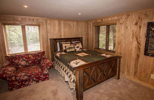 Robbinsville Cabin | Lodge ∙ 6 bedrooms ∙ 13 guests