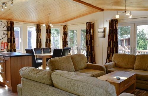 Dinnet House | Lodge E- Uk33091