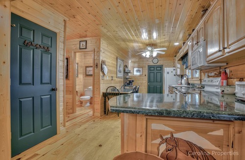 Lake Lure Cabin | Log Cabin, Rumbling Bald Resort Amenities - Autumn Ridge by Carolina Properties