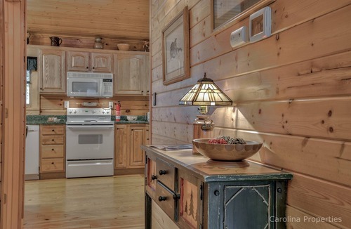 Lake Lure Cabin | Log Cabin, Rumbling Bald Resort Amenities - Autumn Ridge by Carolina Properties