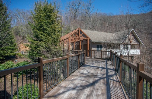 Burnsville Villa | Logging Horse Landing- Private Club Access