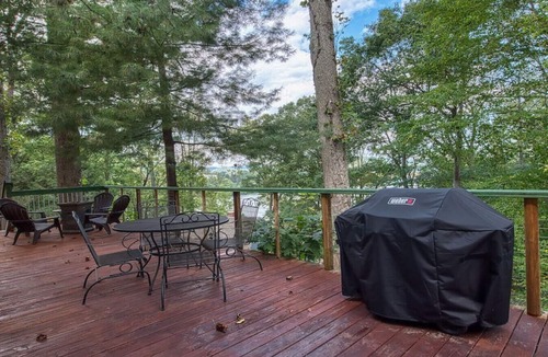 Lake Junaluska Apartment | Lone Star Retreat # 3 -10 min to Waynesville & BR Pkwy-25 min to Biltmore Estate