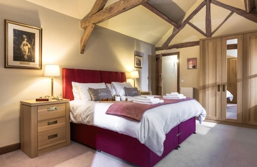 Orleton House | Long Barn