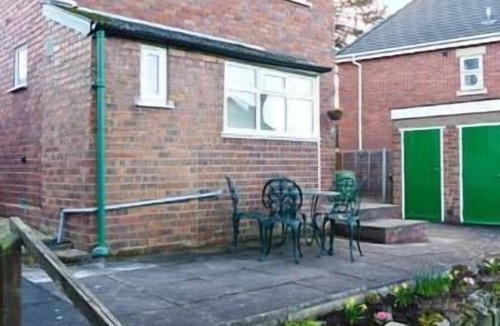 Wolverhampton Cottage | Loningside